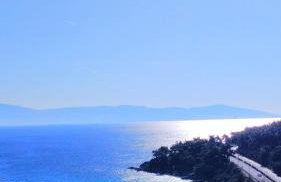 Iris Deluxe Suites 1 - Photo 8