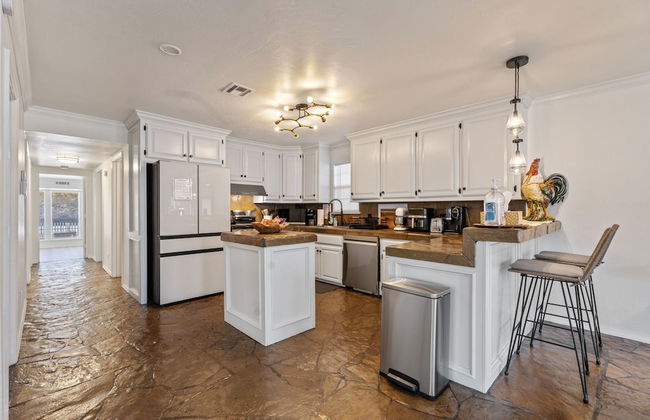 Spacious Lakefront View With Hot Tub and Pool NH - Photo 24