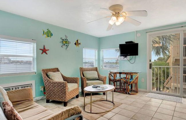 The Seashell Suite w Private Balcony Walk 2 Beach - Foto 11