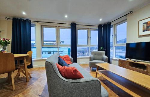 Edinburgh Central 2-bedroom Apartment with Free Parking and Stunning Views - Photo 1