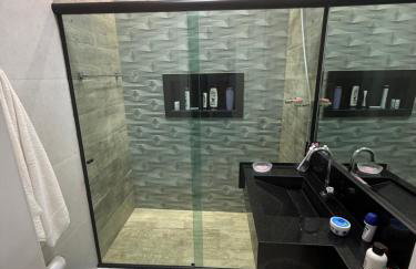 Linda e Confortável Casa - Foto 7