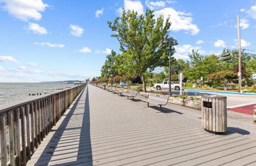 Bayfront Boardwalk Condo w Sunrise Views - Foto 30