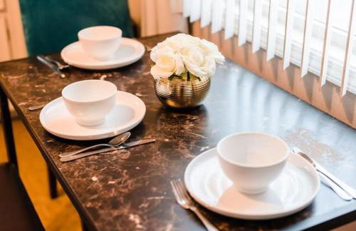 Lovely 3-bedroom rental unit with free parking! - Photo 18