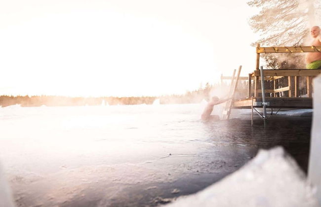 Finnish Sauna, Ice Swimming + Dinner - Photo 5