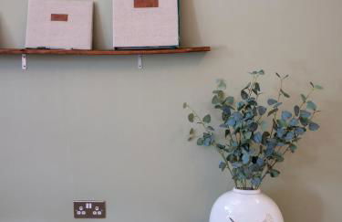 The Lilley Pad in Ludlow Cosy, Central, Perfect for Couples, Netflix & Parking Permit - Photo 14