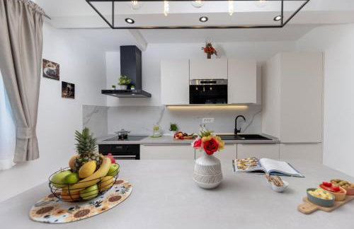 Modern Villa San Martino Heated Pool, Jacuzzi & Privacy - Foto 9