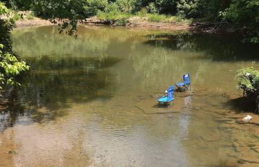 Covered Bridge Hideaway, swimming hole hot tub - Foto 4