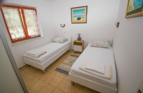 Apartment Rino, only 30m from the sea - Foto 13