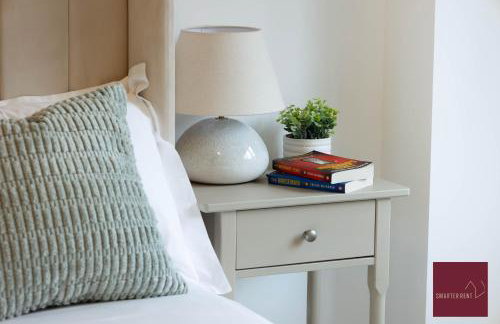 Hook Three Bed Flat Parking - Photo 10