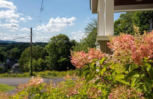 Berkshire Vacation Rentals: Centrally Located Historical Home - Foto 40