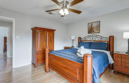 Lake-View Townhome with Pool Access in Houston Area! - Foto 14