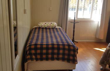 CASA FULL, CENTRO, 130m quadrados, 9 Pessoas, Wi-Fi, 3 Qtos, Churrasqueira e Apetrechos, Cozinha-Sala Integrados, 2 Banheiros, Varanda e Jardim, Garagem Coberta, Estac Interno 3 Carros, Lareira de Alta Performance e Fogão de Ferro, Área nos Fundos - Foto 24