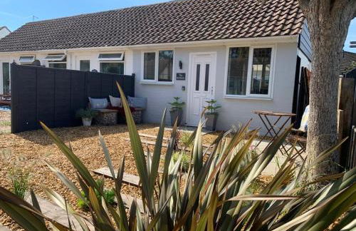 The Bolthole - Photo 1