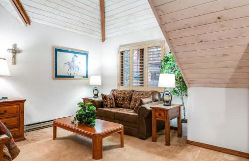 Mountain Condo w Views, Balconies and Fireplace - Foto 16