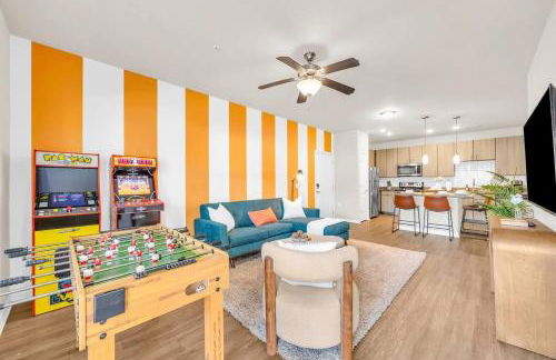 2BR Family Suite with Games & Pool - Foto 10