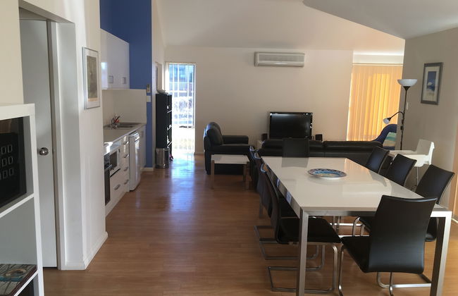 Golf and Beach Retreat - Photo 2