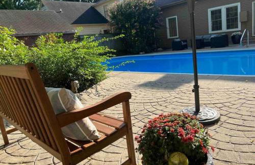 Blue Moon Cottage - Music Room, Inground Pool - Foto 16