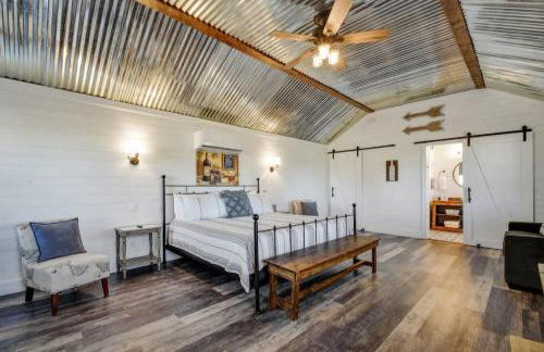 Wine Country Cottage With Scenic Hill Country Views - Photo 18