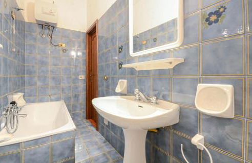 6 Bedroom Stunning Home In Monticello Amiata - Foto 39