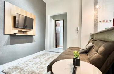 Ape Elegance com ar condicionado cama queen no centro - Foto 25