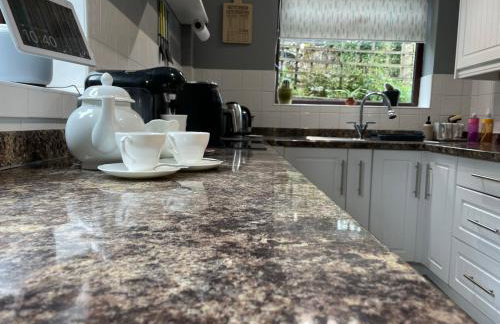 Muddy Paws Cottages - The Nook - Photo 49