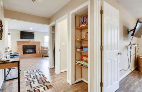 Beautiful 2 Bedroom Unit w/ FAST FREE WIFI - Photo 12