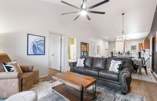 T Time Getaway - Overlooking Golf Views! - Foto 33