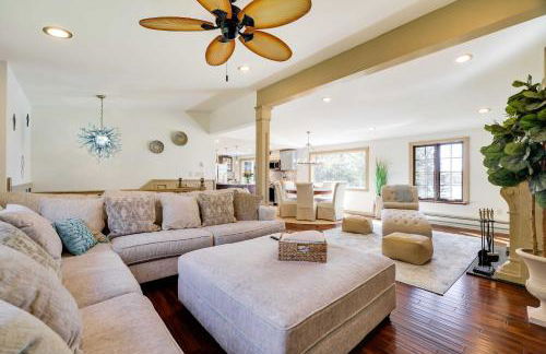 11 Mi to Slopes! Poconos Lake House with Beach - Foto 1