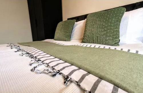 Spacious Bungalow in St Helens, 1-Min Drive to Carr Mill Bridge - Foto 4