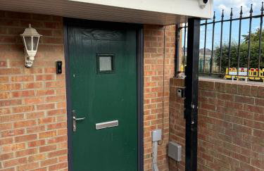 ResiLets - Berwick House - Large 4 Bed Townhouse - Contractor stays - Foto 4