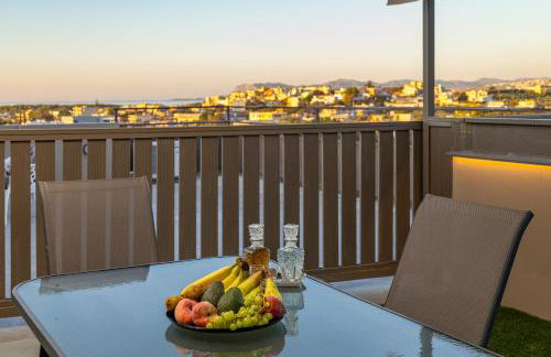 Panorama View Apt with Jacuzzi by 8essentially - Foto 18