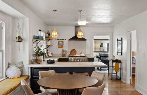 Mid-City 2BR Retreat Firepit Nights with Free Parking - Photo 35