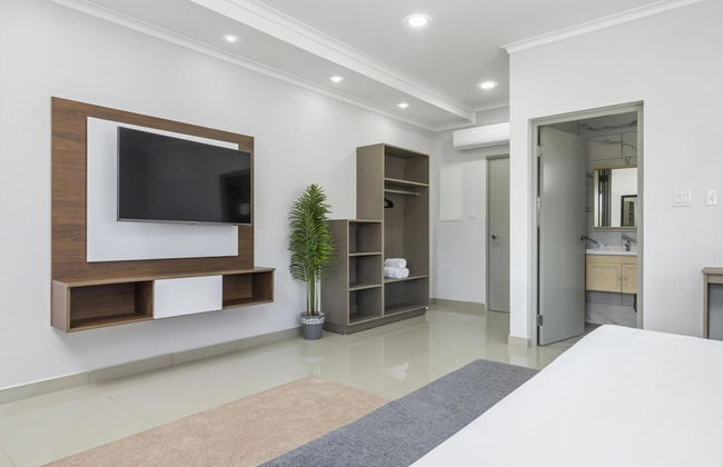 NEW 4br4ba Villa Across of Palmbeach w Pvt Pool - Foto 14