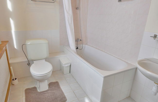 Spacious Holiday Home With Private Garden - Foto 22