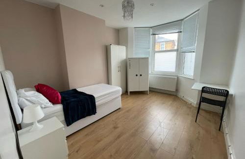 Amazing 4 bed house in Kingston - Foto 19