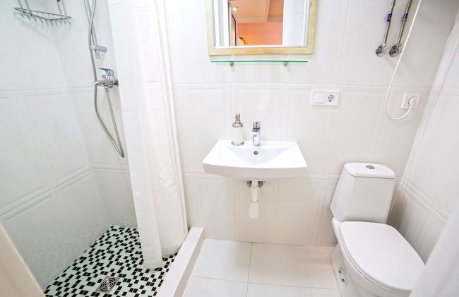 Apartments 1 min to Opera House - Photo 17