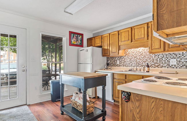 Five Points Dawg Crib On Campus - Foto 7