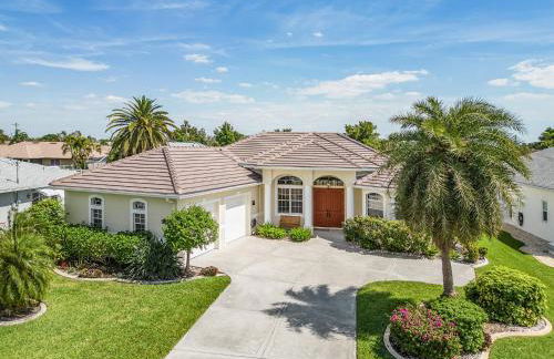 Villa-Haze, lots of privacy, solar & electric heated pool and SPA - Photo 2