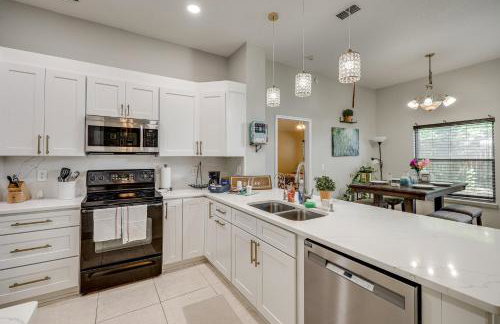 Jacksonville Family Home Near Shopping and Dining! - Photo 11