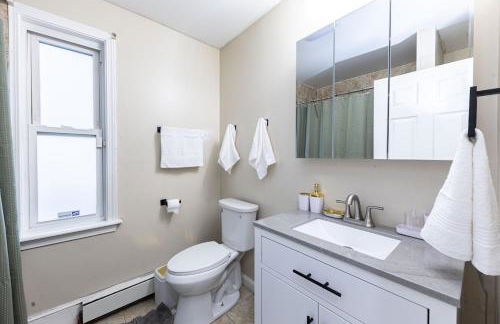 Cozy, Spacious Home Near Downtown Boston - Foto 28