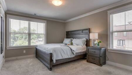 Spacious 4 King Room Belmont Home 2 Living Rooms Walk to Belmont & Vanderbilt Large Dining Table Smart TVs Parking 24 Hr Hospitality Near Music Row & The Gulch 2 miles to Broadway - Foto 3