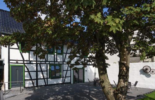 Ferienhaus Ahorn, wunderschöne, neue Wohnungen, ideal für Ausflüge ins Phantasialand, die Städte Köln, Brühl und Bonn oder die Eifel - Foto 34