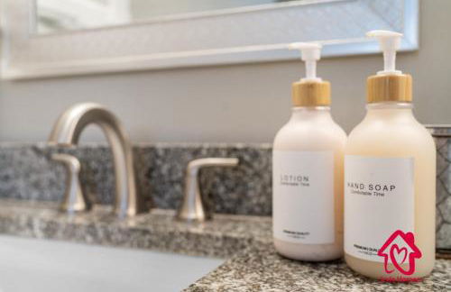 Fireside Oasis Retreat - An Irvie Home - Foto 40