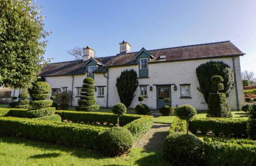 North Cottage - Photo 1