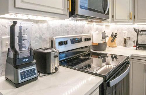 Spacious 6BR Pool Hot Tub & Game Room - Foto 16