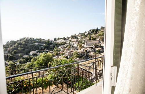 Plagia's Sunset Apartments - Photo 37