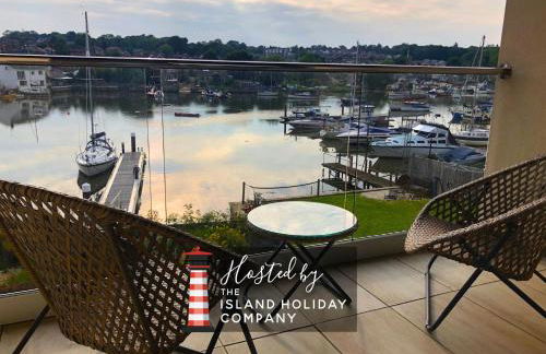 Creek View - A Tranquil Waterside Retreat with a Touch of Luxury and Pontoon - Photo 1