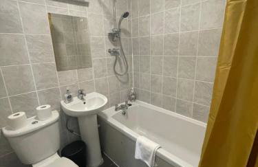 Westm-3 Bdrm 3 bathrooms 1 EnSuite Fab for contractors Free Parking and Wi-Fi - Foto 25