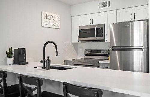 Chic & Stylish 1BR Retreat near Zilker Park - Photo 4