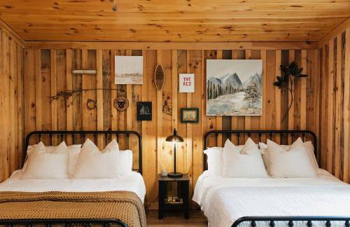 "The Lantern" Woodsy Cabin Experience w/ HotTub - Foto 7